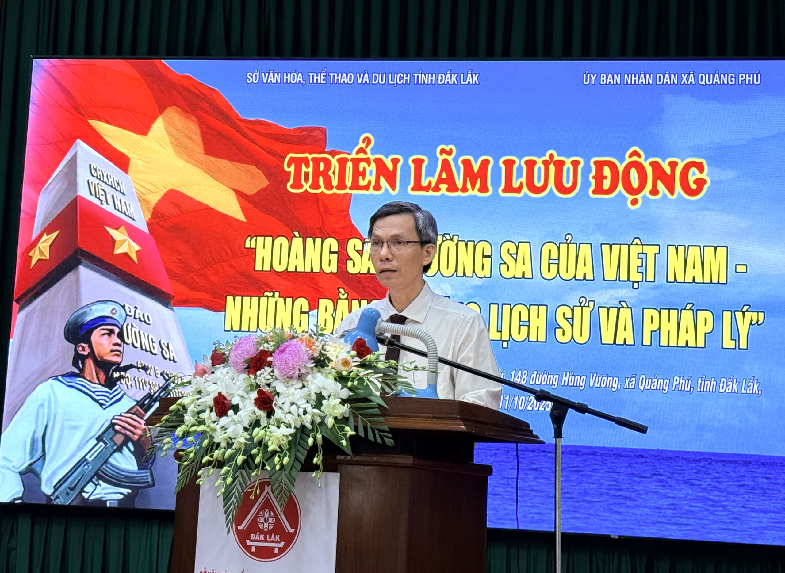đồng chí Nguyễn Tự Do – Phó Chủ tịch UBND xã phát biểu tại triễn lãm